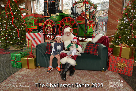 TheCharlestonSanta-12-9-23-1705