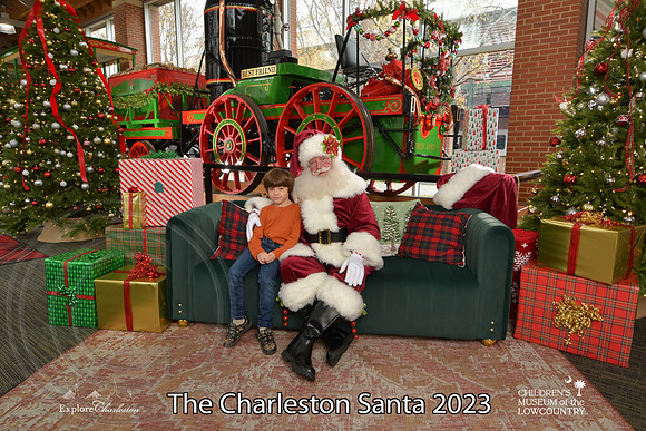 TheCharlestonSanta-12-9-23-1712