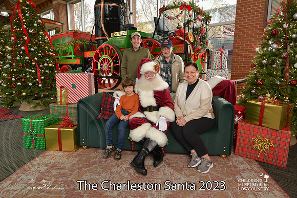 TheCharlestonSanta-12-9-23-1713