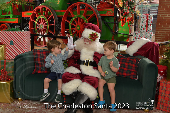 TheCharlestonSanta-12-9-23-1727
