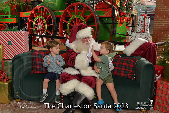 TheCharlestonSanta-12-9-23-1728