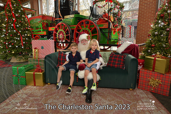 TheCharlestonSanta-12-9-23-1729