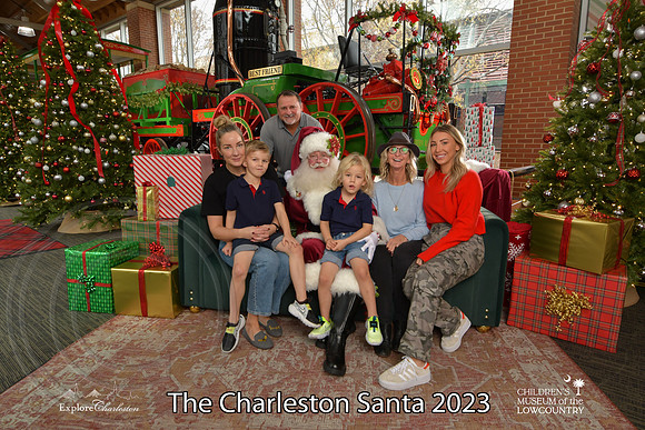 TheCharlestonSanta-12-9-23-1730
