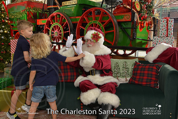 TheCharlestonSanta-12-9-23-1732