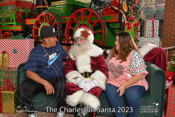 TheCharlestonSanta-12-9-23-1738