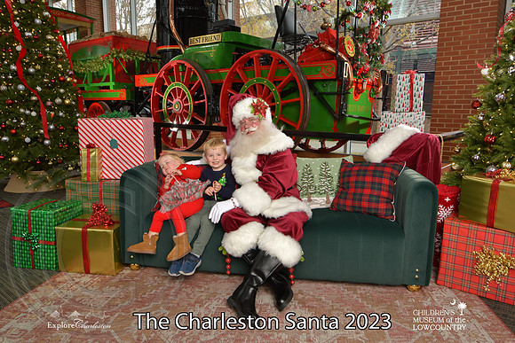 TheCharlestonSanta-12-9-23-1743