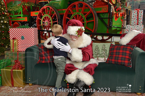 TheCharlestonSanta-12-9-23-1744