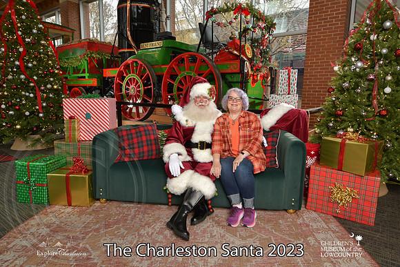 TheCharlestonSanta-12-9-23-1745