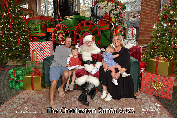 TheCharlestonSanta-12-9-23-1748