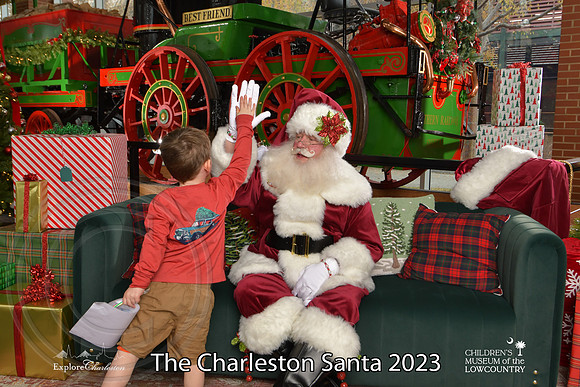 TheCharlestonSanta-12-9-23-1751