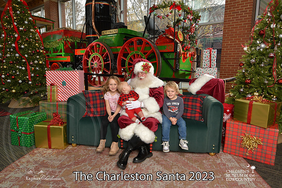 TheCharlestonSanta-12-9-23-1752