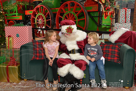 TheCharlestonSanta-12-9-23-1756
