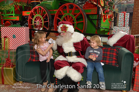 TheCharlestonSanta-12-9-23-1758