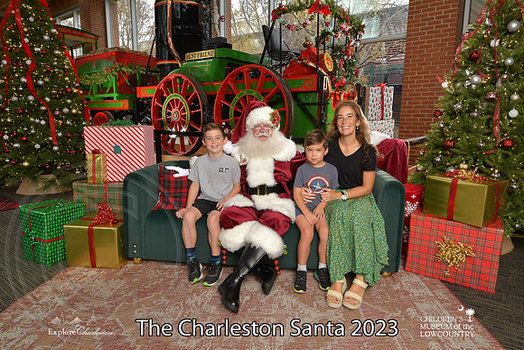TheCharlestonSanta-12-9-23-1761