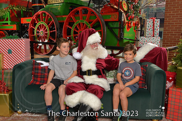 TheCharlestonSanta-12-9-23-1763