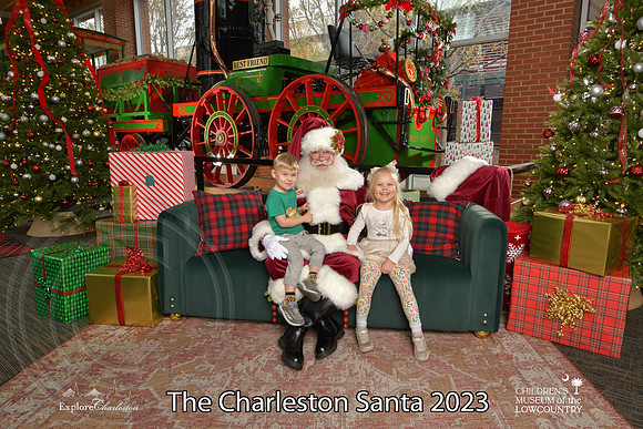 TheCharlestonSanta-12-9-23-1772