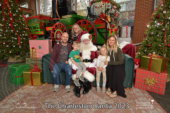TheCharlestonSanta-12-9-23-1774