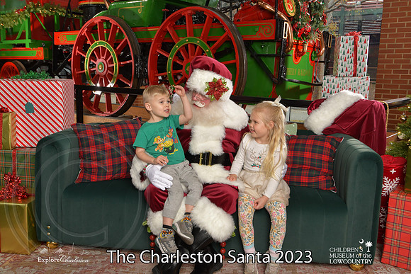 TheCharlestonSanta-12-9-23-1777