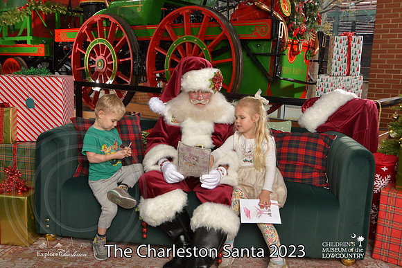 TheCharlestonSanta-12-9-23-1785