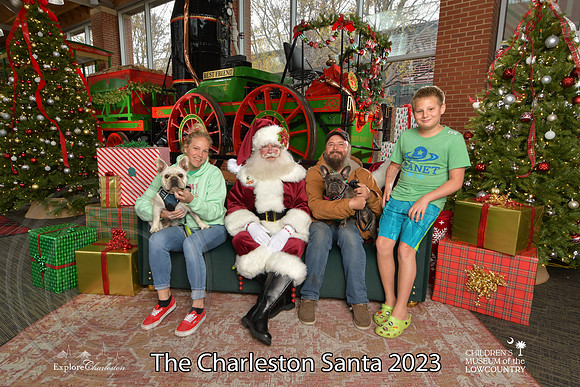 TheCharlestonSanta-12-9-23-1787