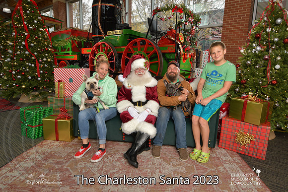 TheCharlestonSanta-12-9-23-1788