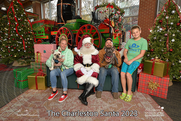 TheCharlestonSanta-12-9-23-1789