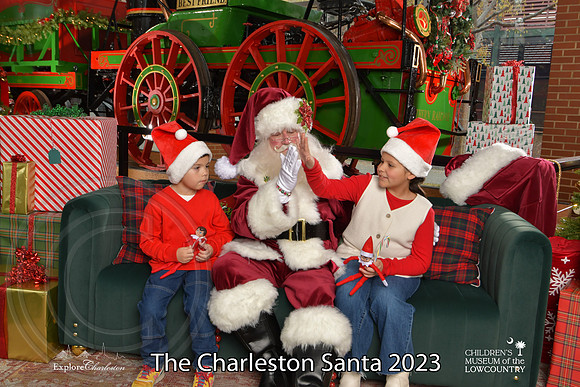 TheCharlestonSanta-12-9-23-1796