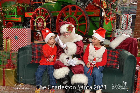 TheCharlestonSanta-12-9-23-1797