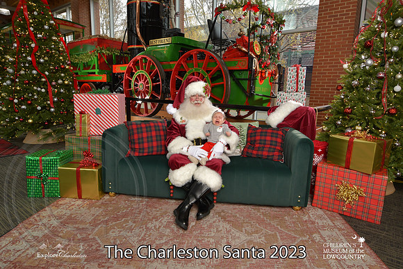 TheCharlestonSanta-12-9-23-1802