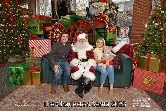 TheCharlestonSanta-12-9-23-1804