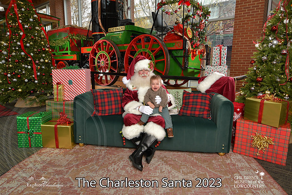 TheCharlestonSanta-12-9-23-1805