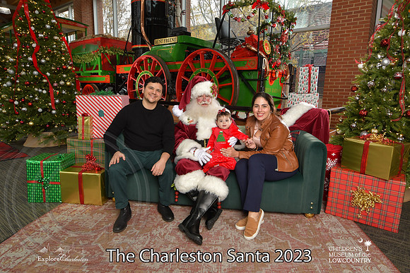 TheCharlestonSanta-12-9-23-1809