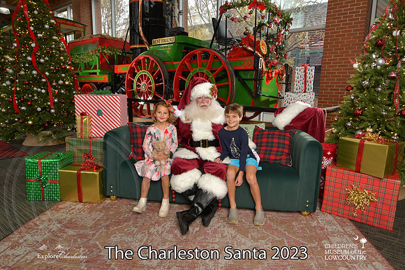 TheCharlestonSanta-12-9-23-1812