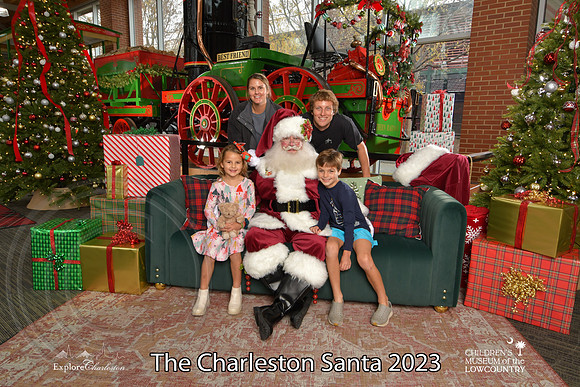 TheCharlestonSanta-12-9-23-1813