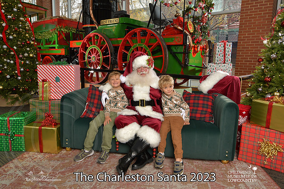 TheCharlestonSanta-12-9-23-1816