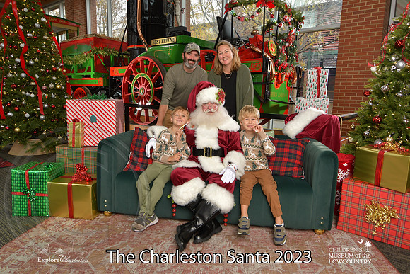 TheCharlestonSanta-12-9-23-1819