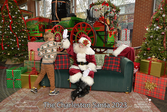 TheCharlestonSanta-12-9-23-1820