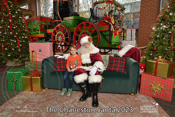 TheCharlestonSanta-12-9-23-1830