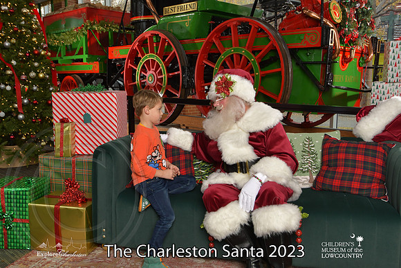 TheCharlestonSanta-12-9-23-1833