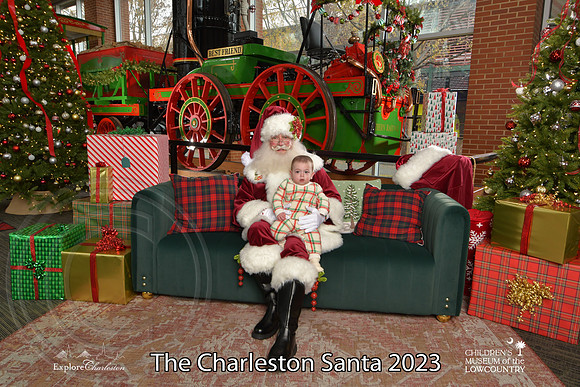 TheCharlestonSanta-12-9-23-1842