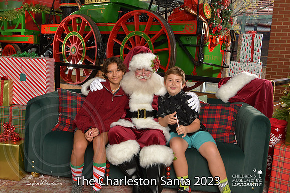 TheCharlestonSanta-12-9-23-1849