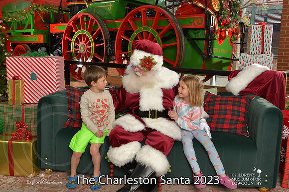 TheCharlestonSanta-12-9-23-1854