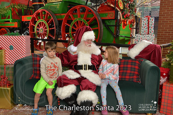 TheCharlestonSanta-12-9-23-1856