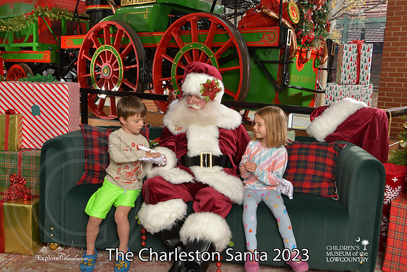 TheCharlestonSanta-12-9-23-1857