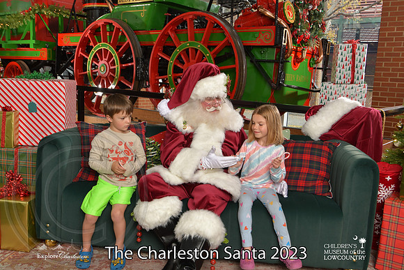 TheCharlestonSanta-12-9-23-1858