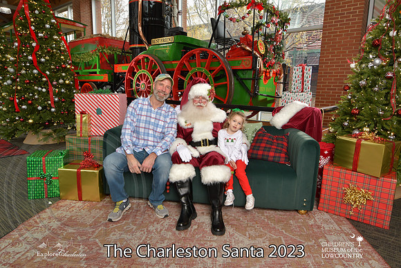 TheCharlestonSanta-12-9-23-1871