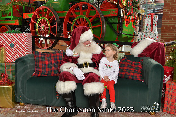 TheCharlestonSanta-12-9-23-1874