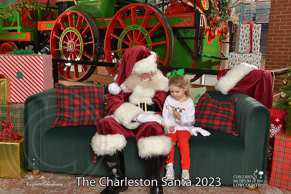 TheCharlestonSanta-12-9-23-1875
