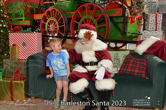 TheCharlestonSanta-12-9-23-1880