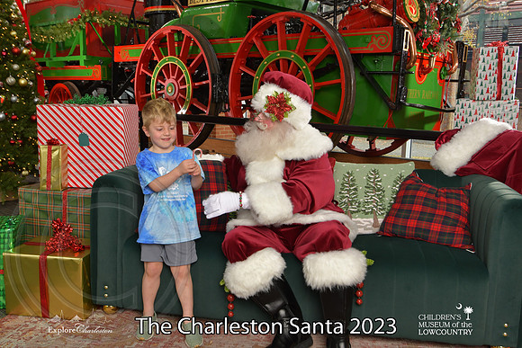 TheCharlestonSanta-12-9-23-1881